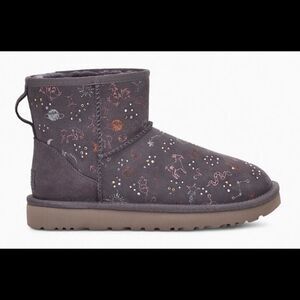UGG CLASSIC ZODIAC Grey Nightfall Mini Boots